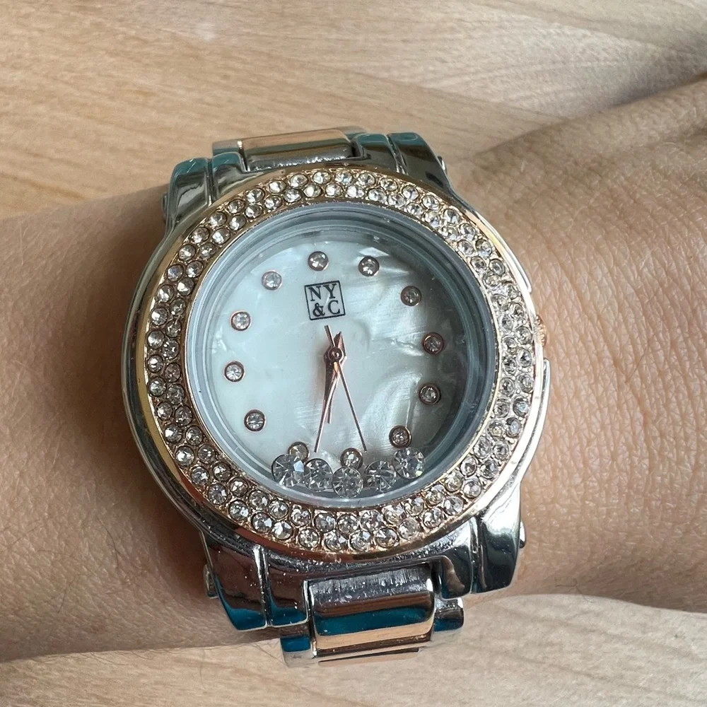 NY&C ladies rose gold tone silver tone fashion watch NEW BATTERY
